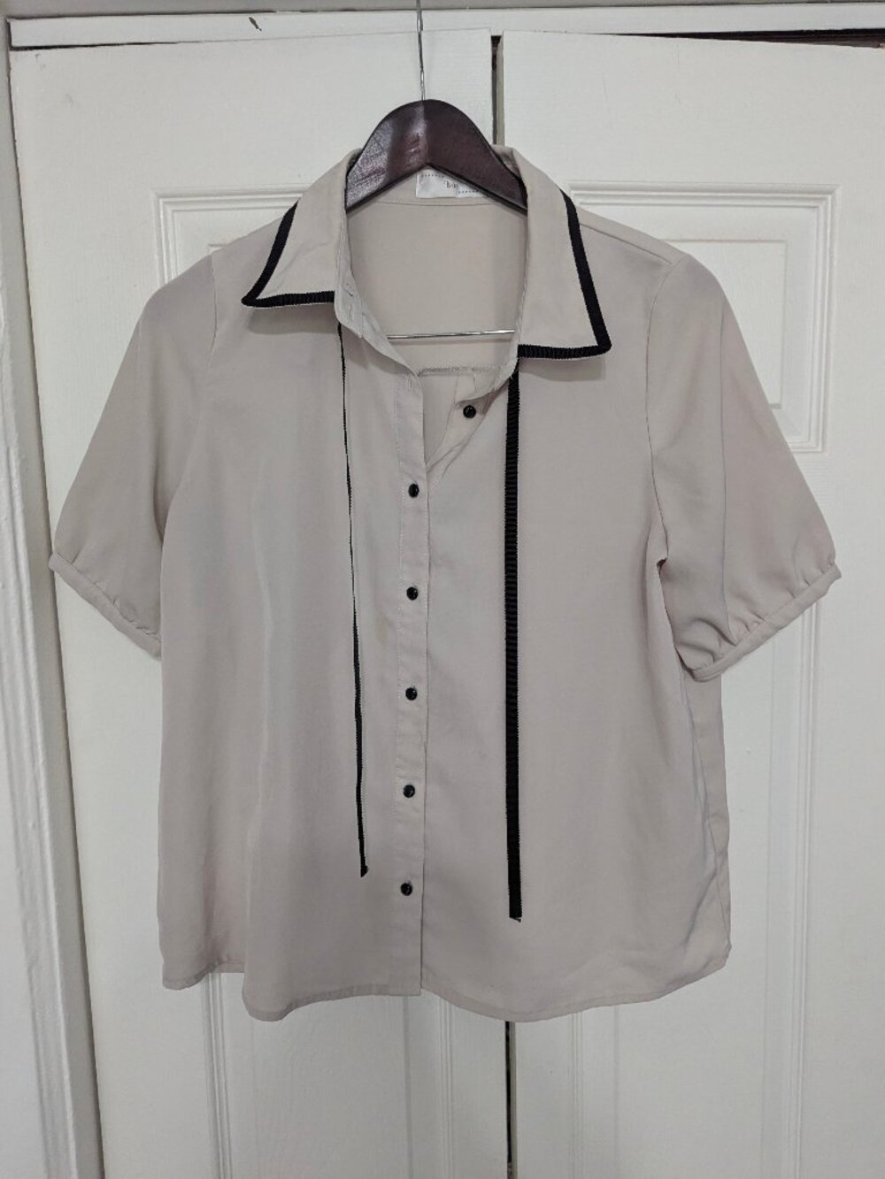 Japanese button down collared shirt blouse off white with bowtie string